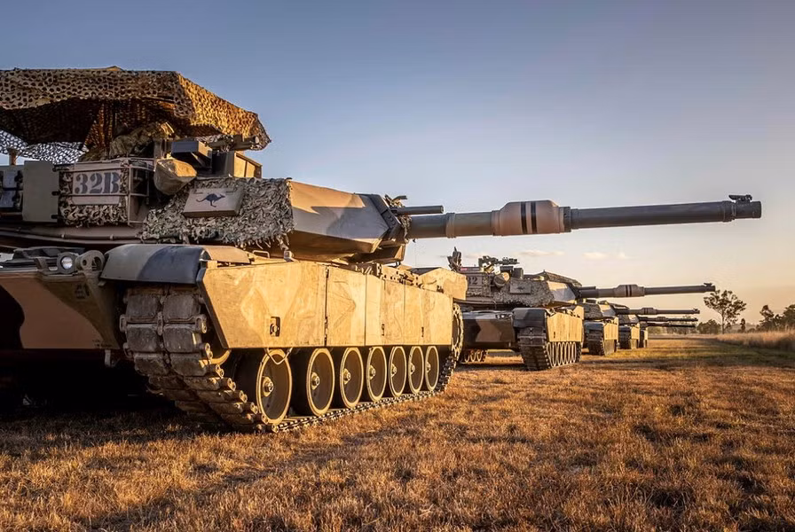 Rất có khả năng lực lượng vũ trang Ukraine sẽ yêu cầu lắp đặt thêm biện pháp bảo vệ dưới dạng giáp phản ứng nổ, giáp lồng che kín phần hông và phía sau, cùng với chiếc "mái che" để chống máy bay không người lái.