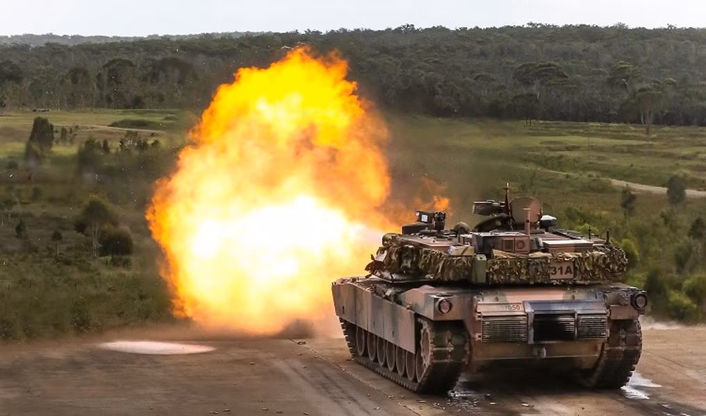 Nhưng trong mọi trường hợp, việc cung cấp 49 chiếc M1A1 sẽ đưa Australia lên vị trí đầu tiên trong việc viện trợ xe tăng Abrams cho lực lượng vũ trang Ukraine, bởi trước đó Kyiv chỉ nhận 31 xe từ Mỹ, đủ để thành lập 1 tiểu đoàn.