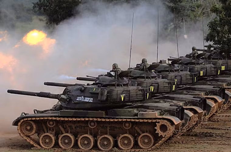 M60A3 nặng 54 tấn, dài hơn 9,3m, kíp lái 4 người, bọc giáp dày 155,6mm (nơi giày nhất). Hỏa lực sử dụng pháo chính rãnh xoắn 105mm M68 cùng với vũ khí phụ là đại liên 12,7mm M85 và súng máy 7,6mm M73.