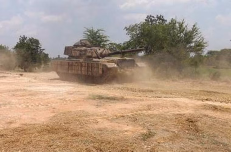 Xe tăng M60A3 lắp giáp gỗ thử nghiệm cơ đông.