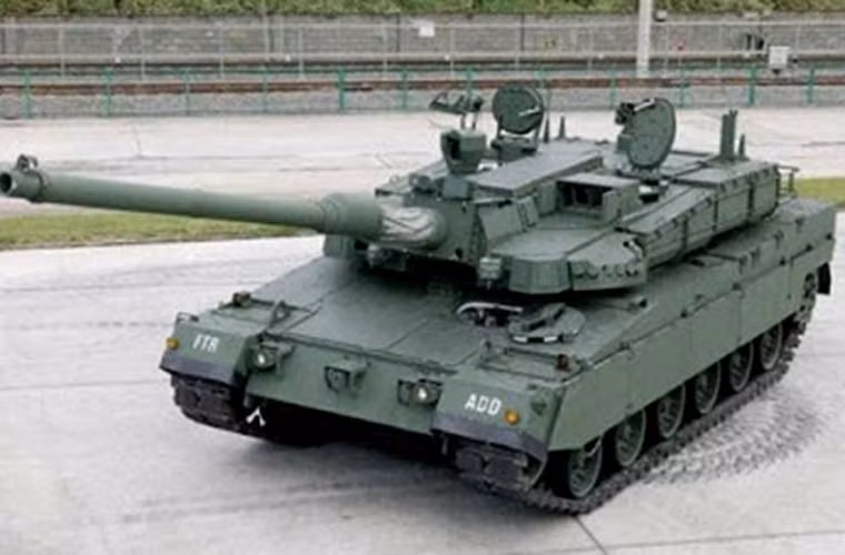 Xe có thể hành trình với tốc độ tối đa 70km/h trên đường nhựa và có thể quay trở 360 độ một cách khá dễ dàng.