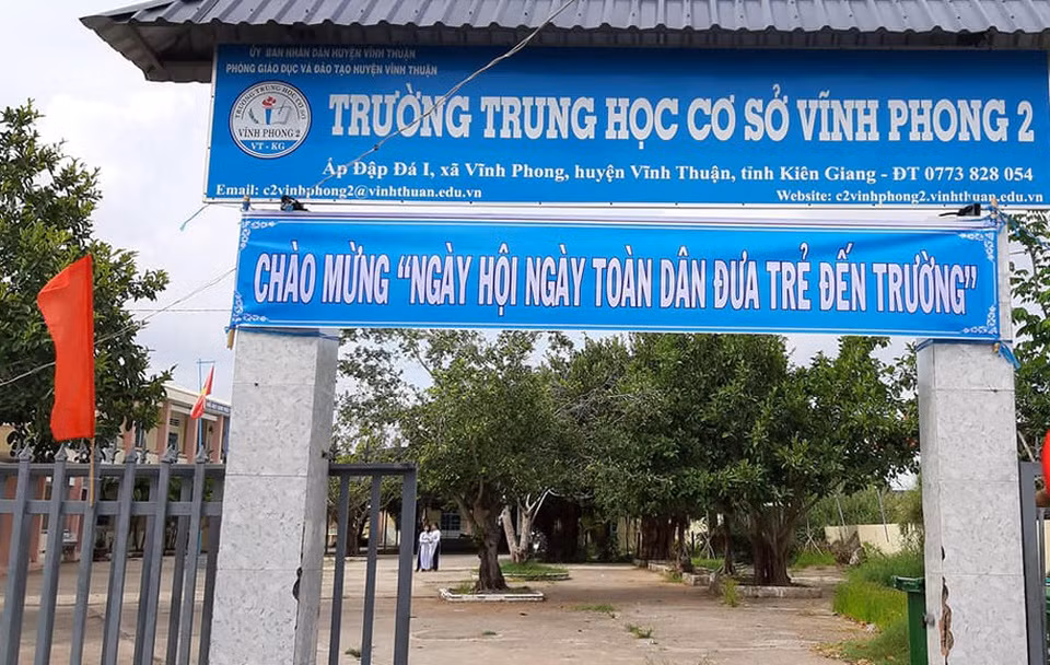 Ky luat hieu truong vu giao vien vao nha nghi voi nu sinh