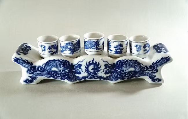 Để 3 hay 5 chén nước trên bàn thờ? - Hình 6 De 3 hay 5 chen nuoc tren ban tho?-Hinh-6