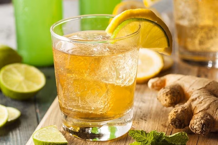 Thông thường người ta sẽ lấy một nửa muỗng cà phê nước gừng, pha cùng với mật ong với một nửa quả trứng luộc. Trộn đều với nhau và uống thường xuyên sẽ có công dụng cải thiện sinh lý nam hiệu quả.