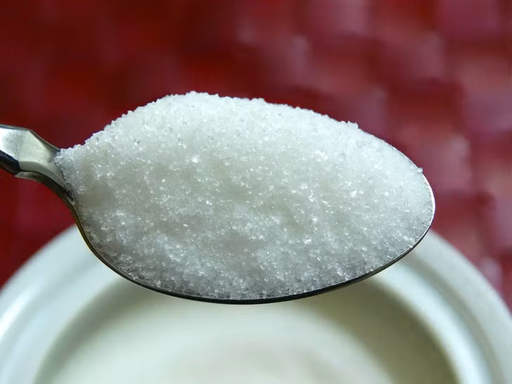 Đường: Ăn nhiều đường là nguyên nhân hàng đầu gây ra bệnh béo phì và tiểu đường. Một cốc đường trắng chứa 773 calo.
