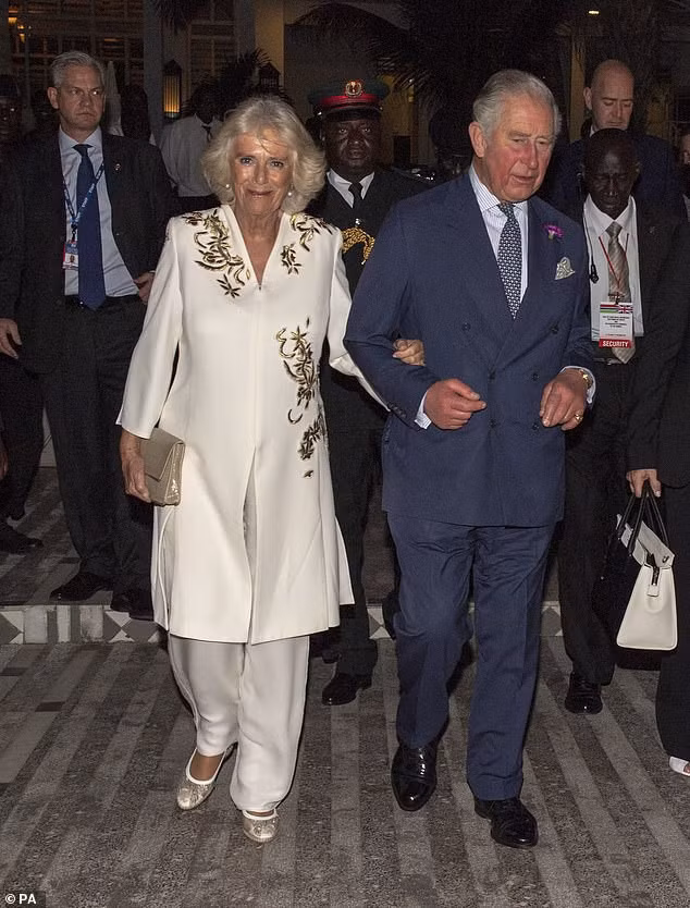 Ba Camilla cong du cung Thai tu Charles hau tin don hon nhan truc trac-Hinh-3
