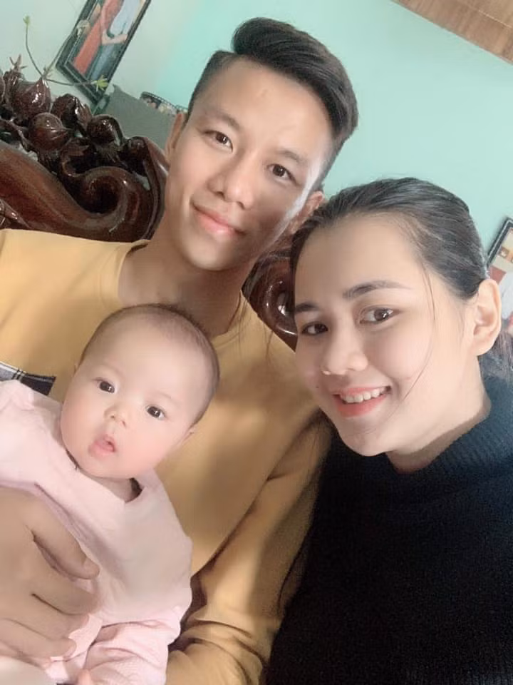 Con gái của cầu thủ Quế Ngọc Hải thừa hưởng khá nhiều nét đẹp từ bố mẹ.