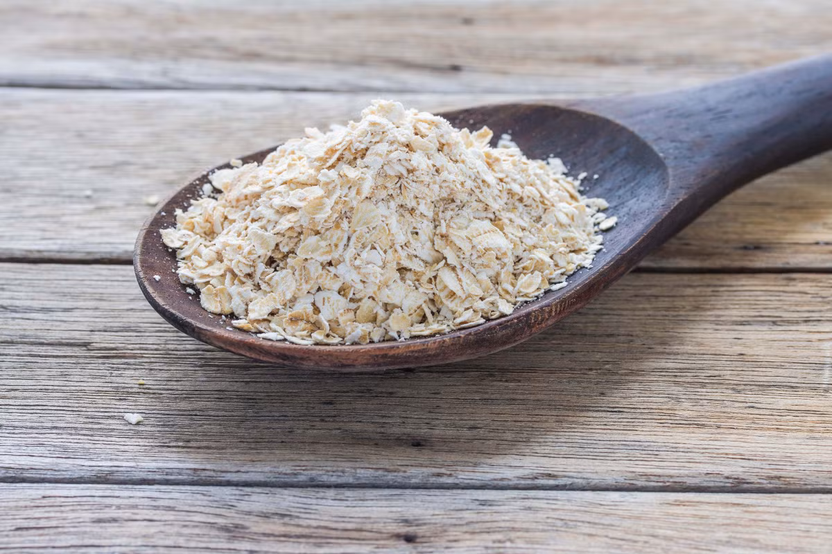 Ngũ cốc ăn sáng: Chỉ một khẩu phần ngũ cốc ăn sáng trung bình đã chứa khoảng 37g đường, nhiều hơn mức khuyến cáo hàng ngày dành cho bạn. Trong khi yến mạch, kiều mạch rất tốt cho quá trình giảm cân thì một số loại ngũ cốc ăn sáng khác lại được thêm đường khá nhiều.