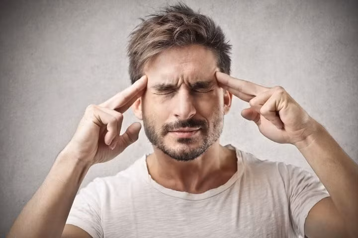 Mất tập trung: Chậm tâm thần vận động làm giảm khả năng xử lý thông tin của nam giới, làm suy giảm sự tập trung.