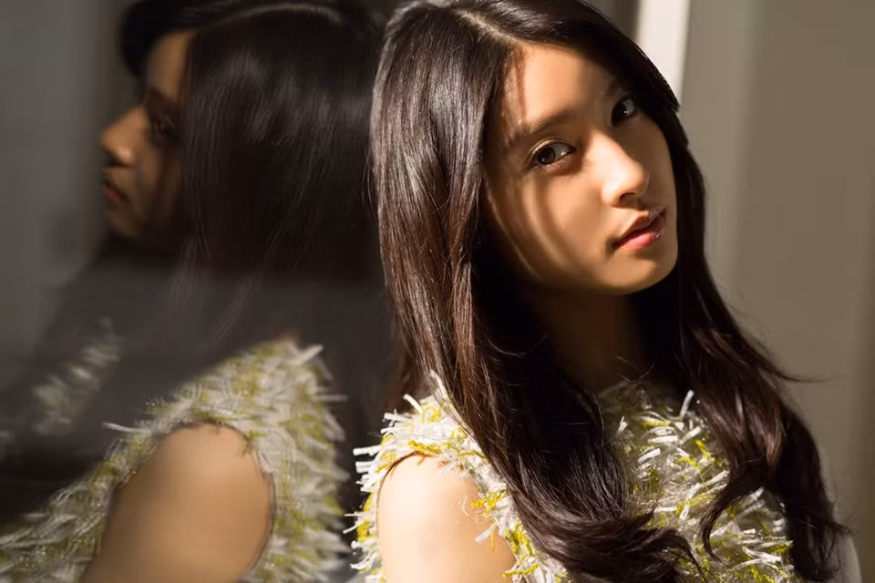 2. Tsuchiya Tao: Ngôi sao 23 tuổi từng khiến nhiều người ghen tỵ khi có cơ hội hợp tác với hàng loạt mỹ nam điển trai trong J-biz như Yamazaki Kento, Takeru Satoh, Kamenashi Kazuya. Cô là nữ diễn viên truyền hình có tiếng và thường xuyên góp mặt trong những bộ phim tình cảm học đường, thanh xuân. Lý do khiến Tsuchiya bị nhiều người bỏ phiếu ghét lại xuất phát từ gương mặt có phần tròn trĩnh cùng diễn xuất một màu.