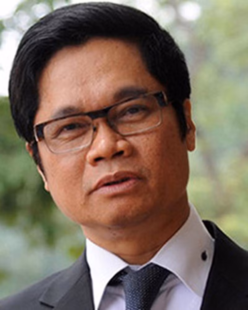 Bo truong khong dep giay phep con: Nguy co mat chuc!