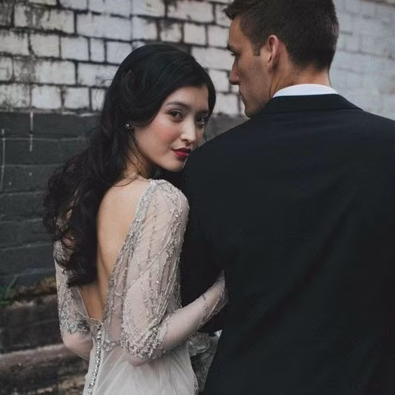 Làm vợ đại gia, mỗi đêm tôi đều chứng kiến cảnh tượng không ngờ Lam vo dai gia, moi dem toi deu chung kien canh tuong khong ngo