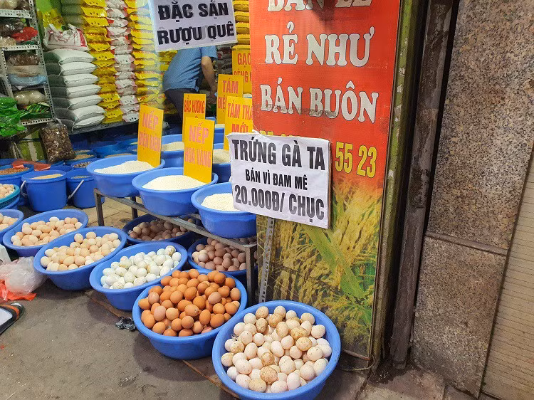 Trứng gà bán với giá “rẻ chưa từng có”, người nuôi nói gì? - Hình 4 Trung ga ban voi gia “re chua tung co”, nguoi nuoi noi gi?-Hinh-4