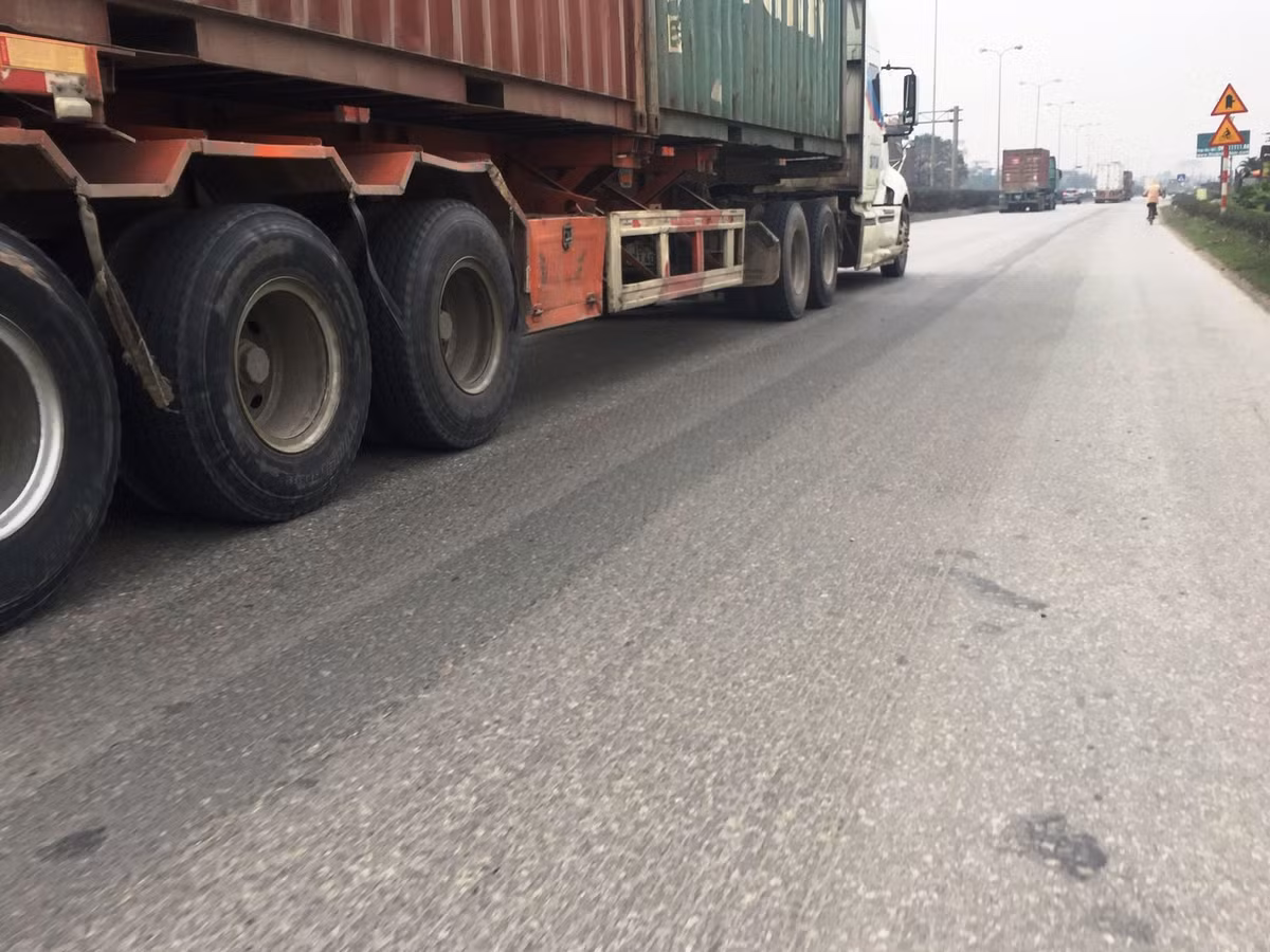 Không biết đâu là làn dành cho xe thô sơ.