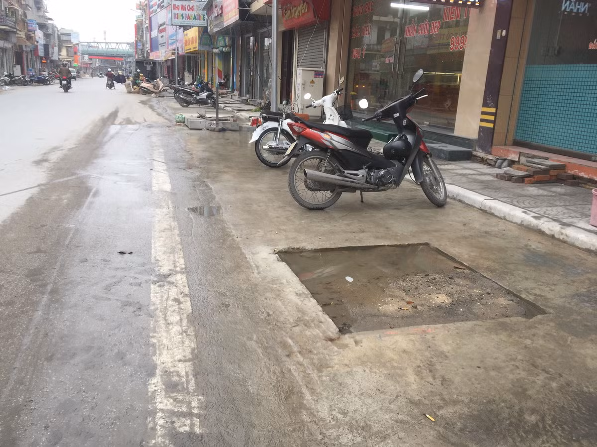 Hoặc được lấp sơ sài.