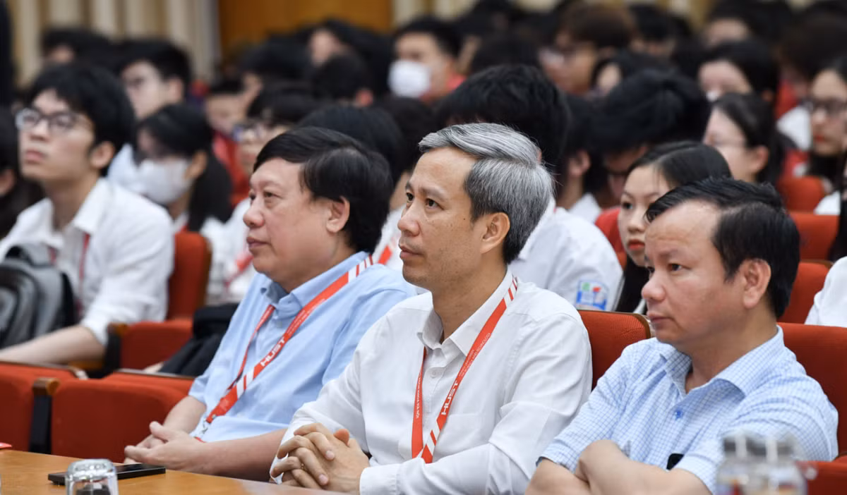 GS. Le Anh Tuan: Coi nhan tai la dong luc trong tam-Hinh-2
