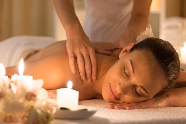 Quay roi nu khach hang di massage, chang trai tra gia dat