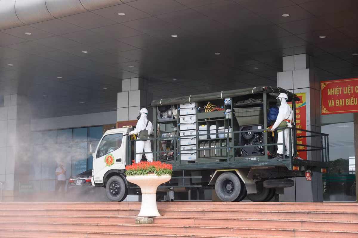 Con số này có thể còn gia tăng trong những ngày tới, khi các tỉnh thành đang tìm kiếm người từng đến Bệnh viện Bệnh nhiệt đới trung ương cơ sở 2 từ ngày 14/4 đến 5/5.