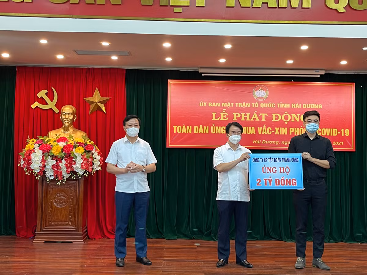 Hải Dương: Hơn 70 tỷ ủng hộ Quỹ vaccine COVID-19 ngay khi phát động - Hình 14 Hai Duong: Hon 70 ty ung ho Quy vaccine COVID-19 ngay khi phat dong-Hinh-14
