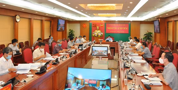 Chi phi tiep khach tien ty, bao quan lon linh an ky luat?