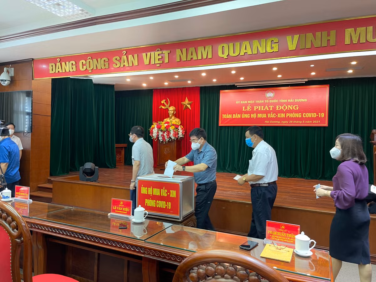 Hải Dương: Hơn 70 tỷ ủng hộ Quỹ vaccine COVID-19 ngay khi phát động - Hình 7 Hai Duong: Hon 70 ty ung ho Quy vaccine COVID-19 ngay khi phat dong-Hinh-7