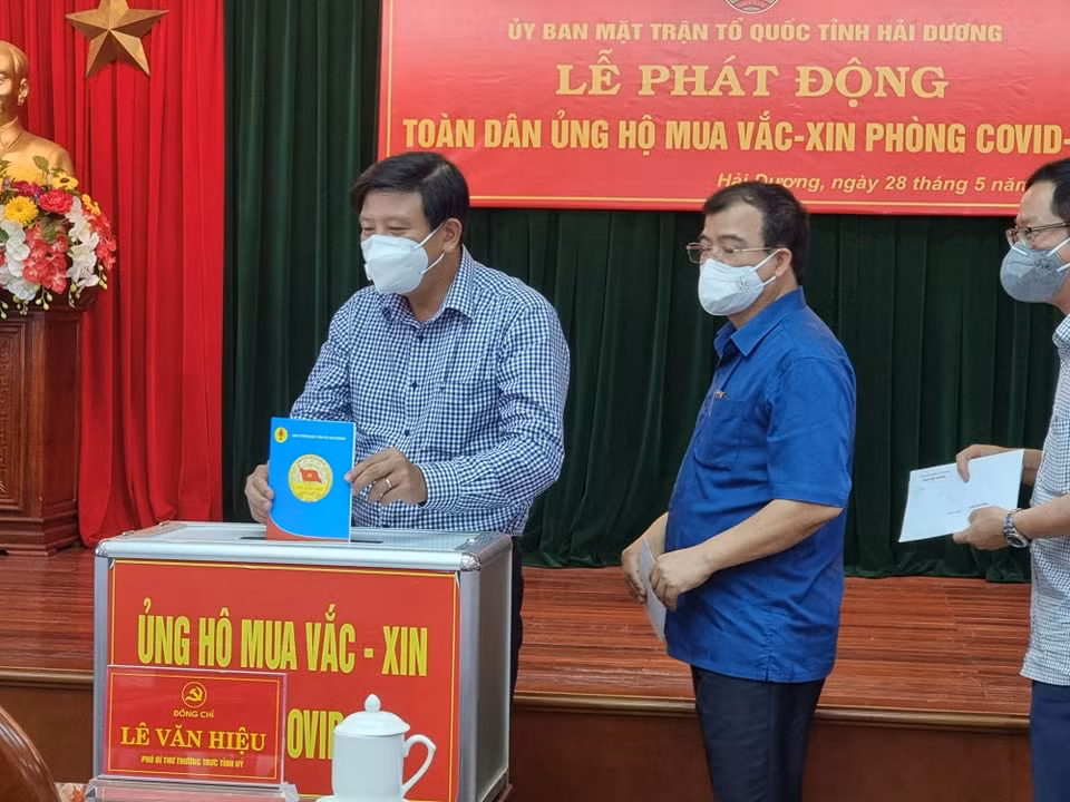 Hải Dương: Hơn 70 tỷ ủng hộ Quỹ vaccine COVID-19 ngay khi phát động - Hình 6 Hai Duong: Hon 70 ty ung ho Quy vaccine COVID-19 ngay khi phat dong-Hinh-6