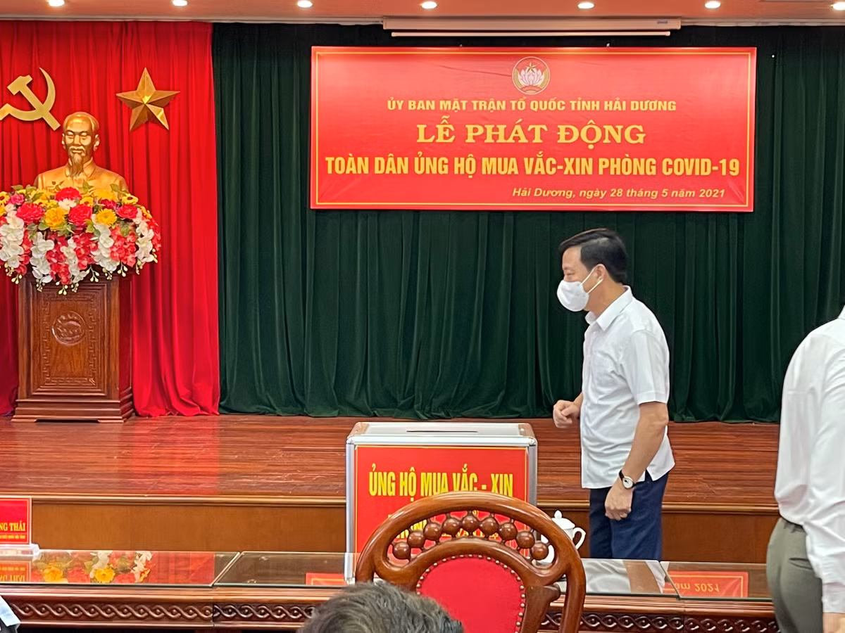 Hải Dương: Hơn 70 tỷ ủng hộ Quỹ vaccine COVID-19 ngay khi phát động - Hình 3 Hai Duong: Hon 70 ty ung ho Quy vaccine COVID-19 ngay khi phat dong-Hinh-3
