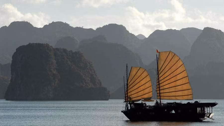 Vịnh Hạ Long.