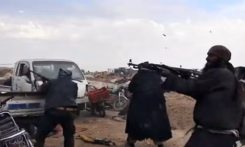 Phien quan IS ac chien luc luong SDF tai “chao lua” Baghouz