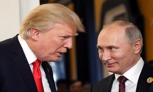 Tong thong Trump “bat” Nga roi khoi Venezuela, Moscow dap tra