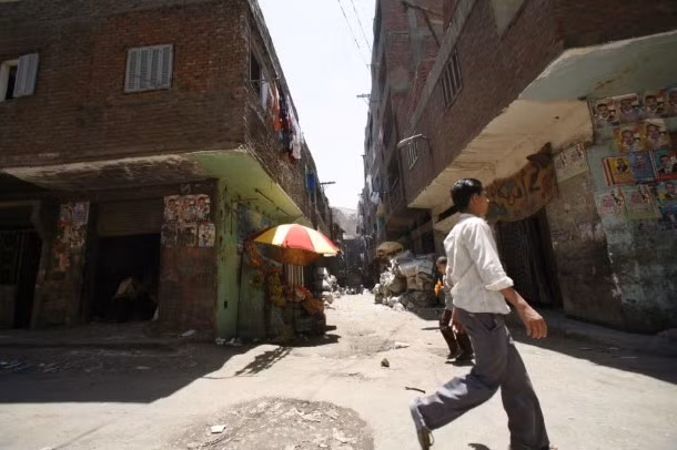 Manshiyat Naser được biết đến là “thành phố Rác” (Garbage City) của Ai Cập. Các con đường trong thành phố rác này lúc nào cũng chất đầy rác thải bốc mùi khó chịu,...