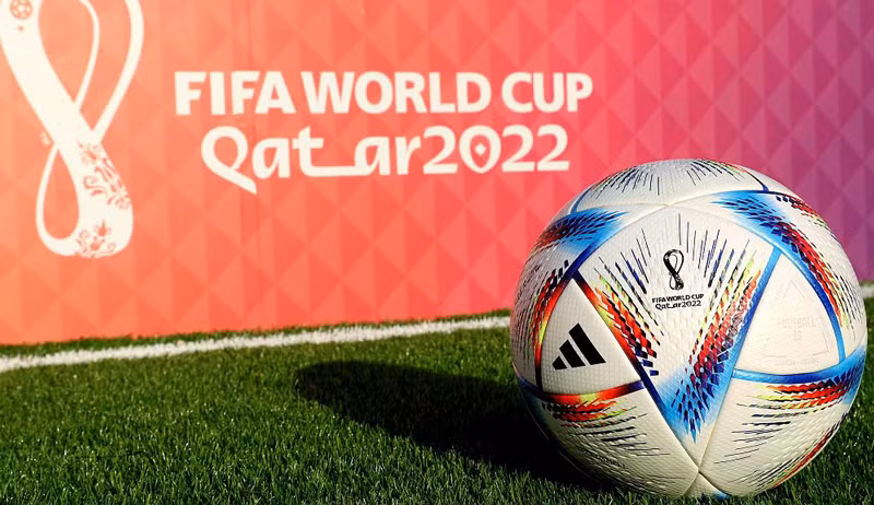 Không những vậy, World Cup 2022 còn có điểm đặc biệt khác đó là thay vì tổ chức vào mùa Hè như truyền thống, sự kiện năm nay diễn ra vào mùa Đông. Lý do khiến World Cup 2022 diễn ra vào mùa Đông thay vì mùa Hè như thường lệ xuất phát từ điều kiện thời tiết của nước chủ nhà.