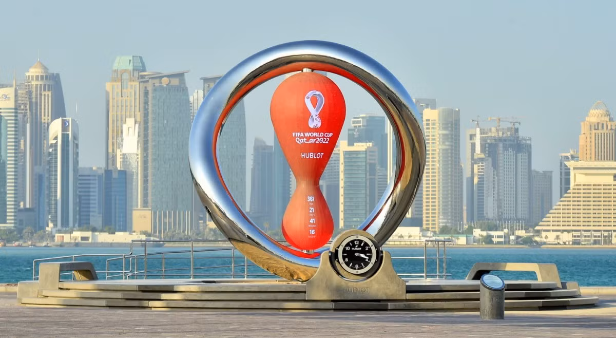 Lễ khai mạc World Cup 2022 được tổ chức hoành tráng tại sân Al Bayt vào ngày 20/11 (tức 21h giờ Hà Nội) đã trở thành một trong những sự kiện được hàng tỷ người trên thế giới dõi theo. Đây là lần đầu tiên ngày hội bóng đá lớn nhất hành tinh đến Trung Đông.