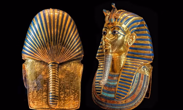 Việc Tutankhamun được ướp xác mà không có trái tim trong cơ thể được cho là gợi nhắc câu chuyện thi hài thần Osiris. Vị thần này bị người anh em Seth giết, chia thi hài ra thành từng mảnh và chôn giấu trái tim ở nơi khác.