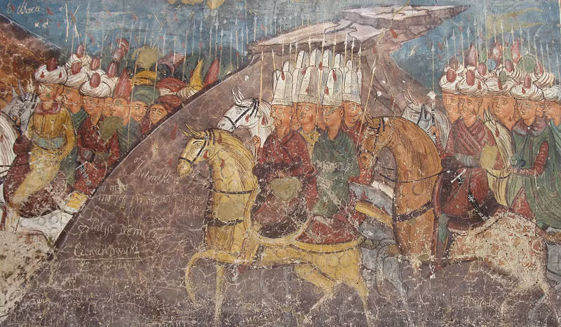 Không những vậy, đế chế Ottoman tập trung mạnh xây dựng đơn vị bộ binh ưu tú Janissary. Những thành viên thuộc đơn vị này được đào tạo đặc biệt để trở thành những chiến binh thiện chiến nhất. Nhiệm vụ của họ thường là tiến hành các chiến thuật đột kích luồn sâu, phá vỡ đội hình đối phương. Theo đó, các lực lượng khác của Ottoman sẽ tận dụng ưu thế đó để đánh bại hoàn toàn kẻ địch.