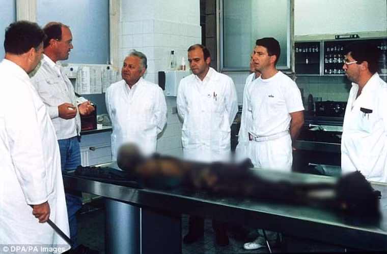 Nhà khảo cổ học Lars Pilø là tác giả chính của nghiên cứu về xác ướp người băng Otzi mới công bố. Theo nhóm nghiên cứu của ông Lars, những vật dụng của Otzi bị hư hại có thể là do tác động đến từ áp suất của lớp băng bao quanh thi thể.