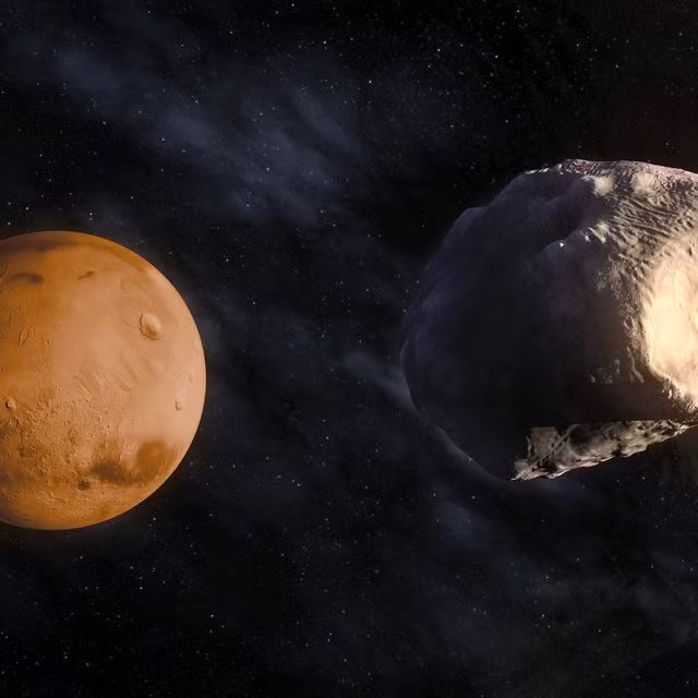Tuy nhiên, khoảng thời gian này có thể ngắn hơn nếu lực thủy triều tác động lên Phobos ngày càng mạnh hơn. Khi ấy, Mặt trăng Phobos có thể bị xé toạc hoàn toàn trước khi chạm vào bề mặt hành tinh đỏ.
