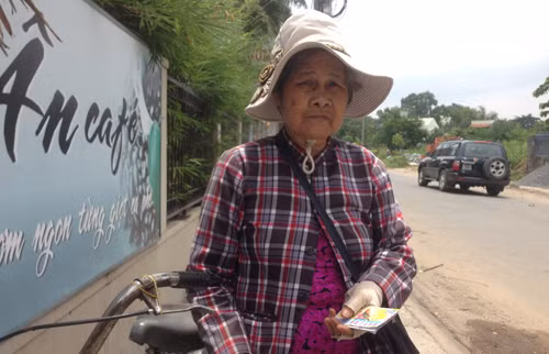Tan cung noi kho cua cu ba bi cuop sach ve so