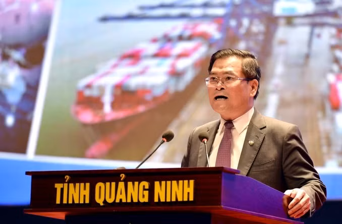 Chan dung tan Thu truong Bo Tai chinh Bui Van Khang