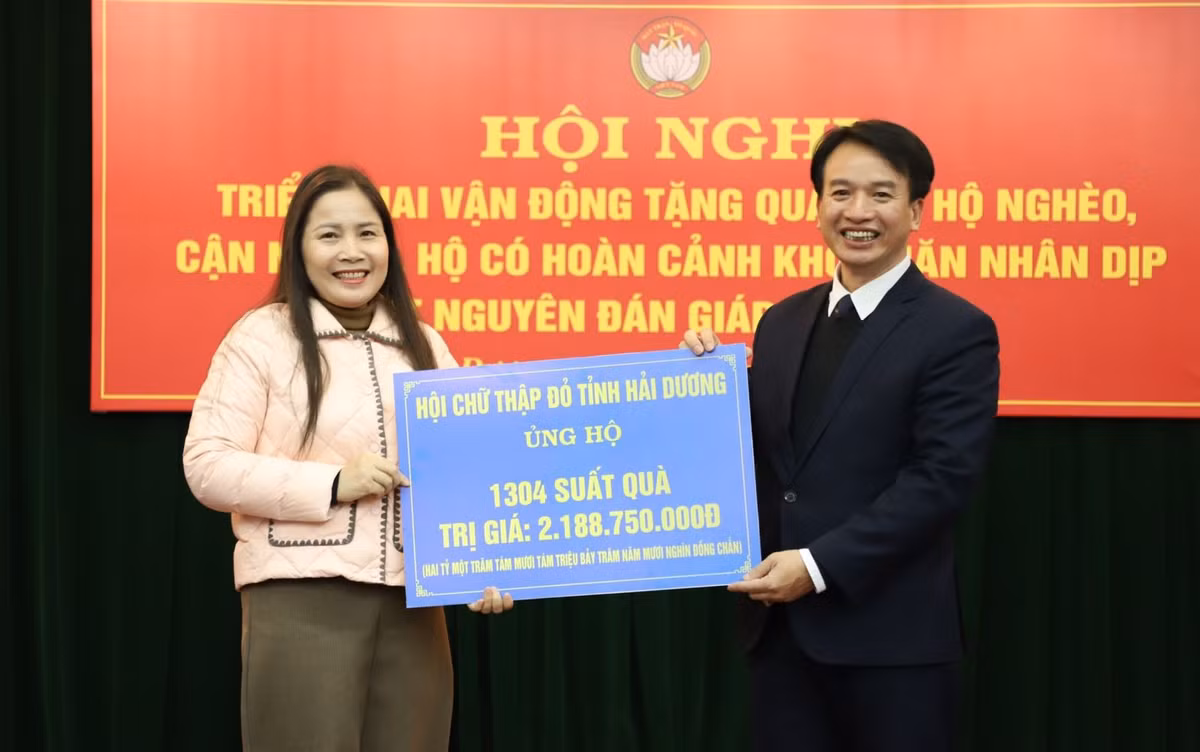Hải Dương: 35.000 suất quà tặng hộ nghèo để “ai cũng có Tết” - Hình 2 Hai Duong: 35.000 suat qua tang ho ngheo de “ai cung co Tet”-Hinh-2