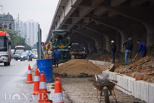 Thời tiết xấu cũng là một nguyên nhân gia tăng áp lực lên tình hình giao thông. 