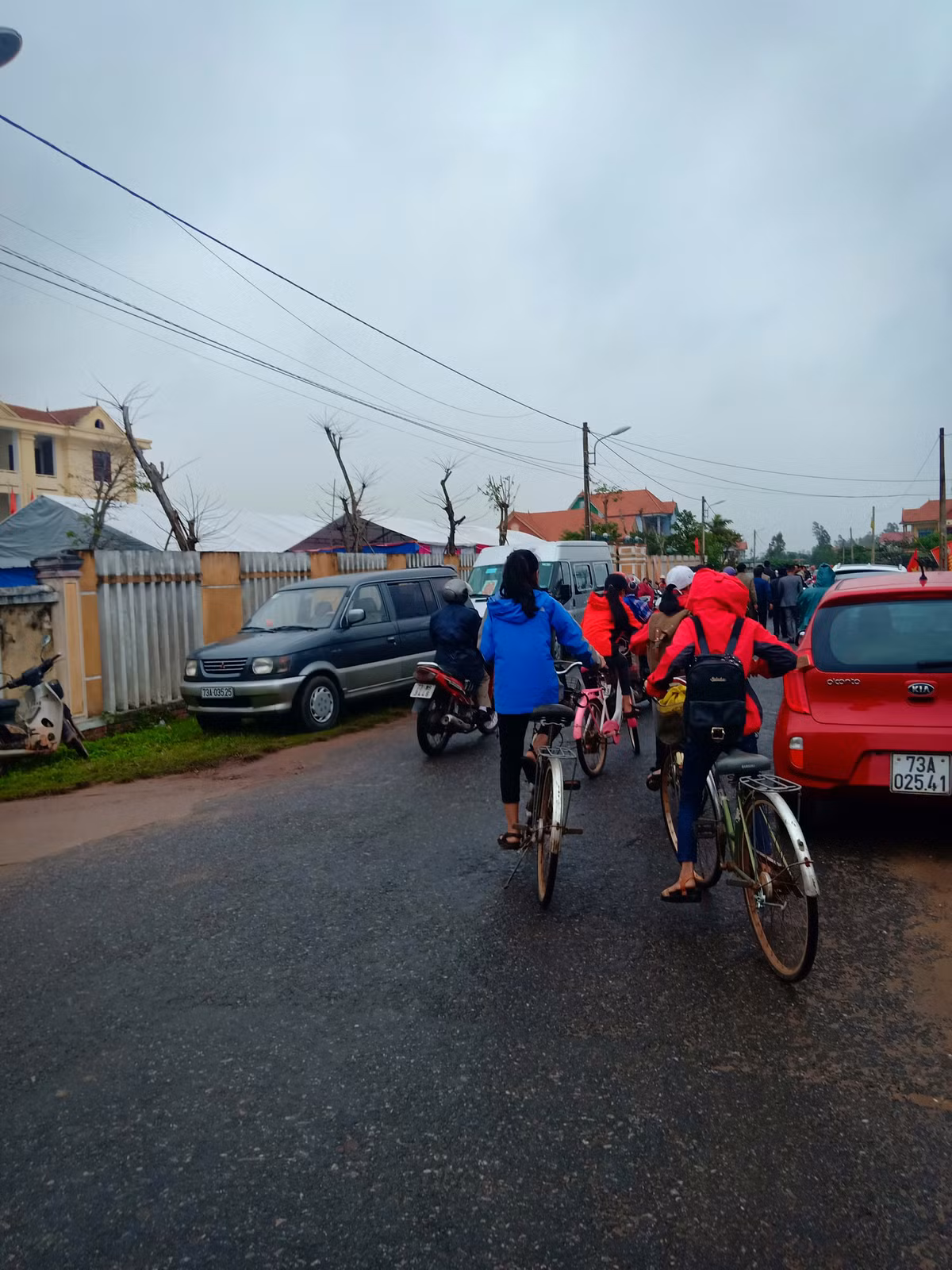 Quang Binh: Dung tru so xa to chuc dam cuoi con gai lanh dao-Hinh-2