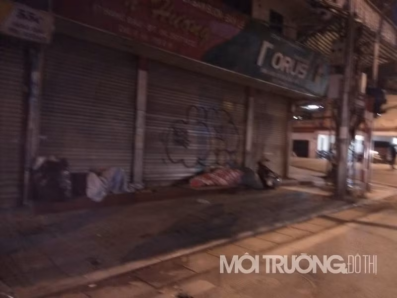 Dem dong Ha Noi va nhung phan nguoi dang doi Tet-Hinh-2