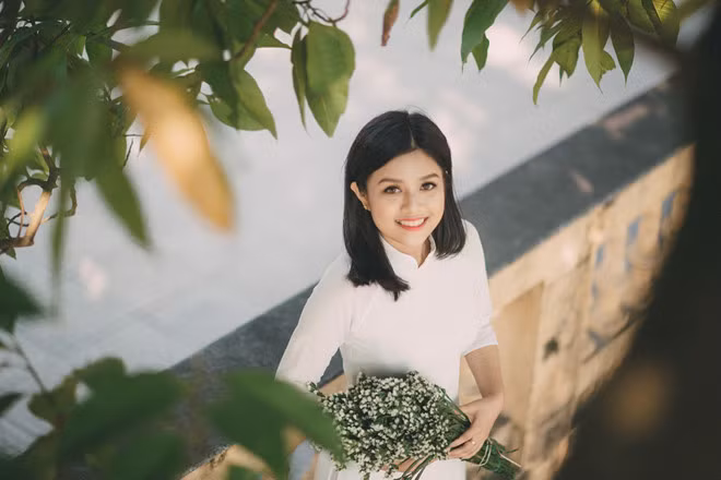 Co giao Ha Long bi hoc sinh chup len: 'Toi chi tre chu khong xinh'-Hinh-2