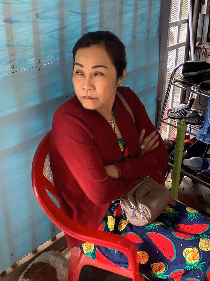 Kẻ "buôn" ma túy khóc như trẻ con khi bị công an bắt - Hình 2 Ke
