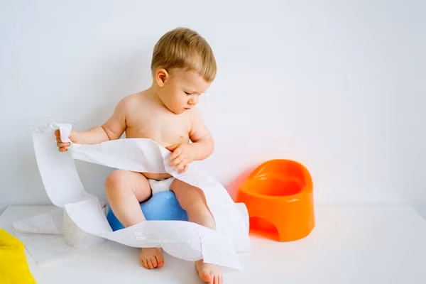  Chữa táo bón hiệu quả: Rau muống rất giàu chất xơ nên hỗ trợ tiêu hóa tốt hơn. Chúng giúp giảm các triệu chứng rối loạn tiêu hóa do nhiều nguyên nhân khác nhau. Ngoài ra, ăn rau muống còn giúp bạn nhuận tràng, rất có lợi cho những người mắc chứng khó tiêu hoặc dễ bị táo bón. Ảnh minh họa