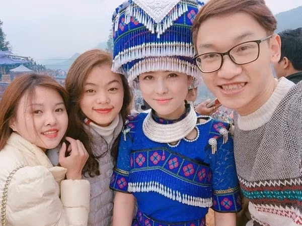 Nu cuoi toa nang khien cu dan mang don tim cua co gai H'Mong-Hinh-7