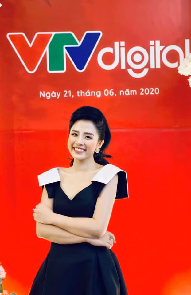 BTV Hải Vân từng học chuyên ngành ngoại ngữ ở ĐH Quốc gia Hà Nội, nhưng sau đó vì cái duyên làm MC vô tình ập đến nên Hải Vân rẽ sang nghề biên tập viên kiêm dẫn chương trình, có thể nói lưu loát cả tiếng Anh.