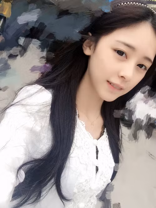 Nhưng Hi Viện cũng tự hào về sự chuyên tâm, cần cù của bản thân mỗi khi bắt tay làm việc quan trọng.