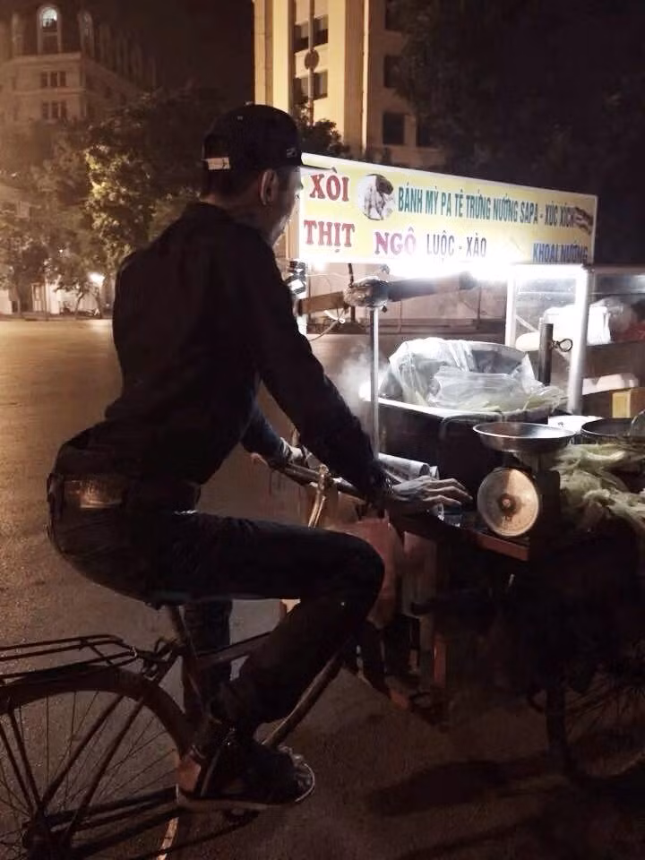 Giang Popper cùng với Huy Mario từng là cặp đôi hot boy hài hước, chuyên làm ảnh khó đỡ "chiêu đãi" dân mạng. Ảnh chế của Giang Popper thường có "đặc sản" là những cách tạo dáng cực khó đỡ và cách cường điệu hóa những cử chỉ, hành động.